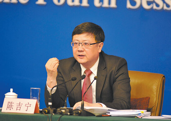 環(huán)保部部長陳吉寧：治霾已到“第二階段” 新環(huán)保法“長出利齒”