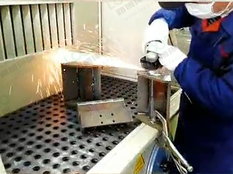 打磨工作臺(tái).jpg 打磨工作臺(tái).jpg