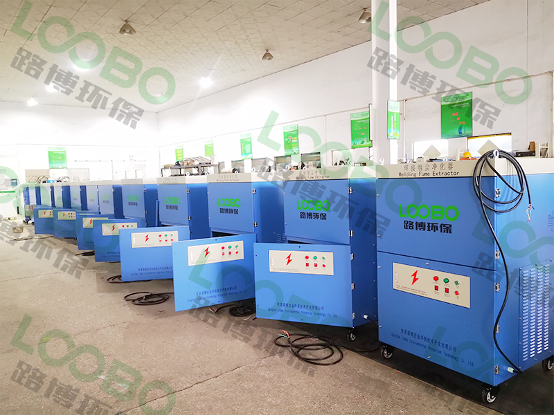 拒絕煙塵污染，移動式焊煙凈化器，陪伴每個工作瞬間